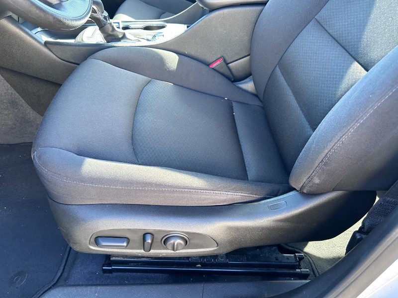 Chevrolet Malibu Vehicle Full-screen Gallery Image 18