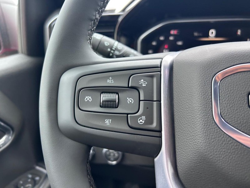 GMC Sierra 1500 Vehicle Full-screen Gallery Image 10