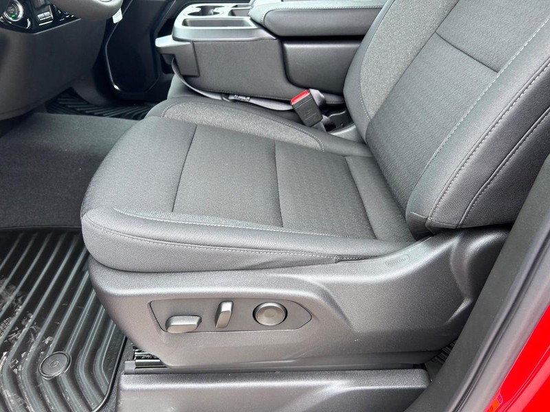 GMC Sierra 1500 Vehicle Full-screen Gallery Image 16