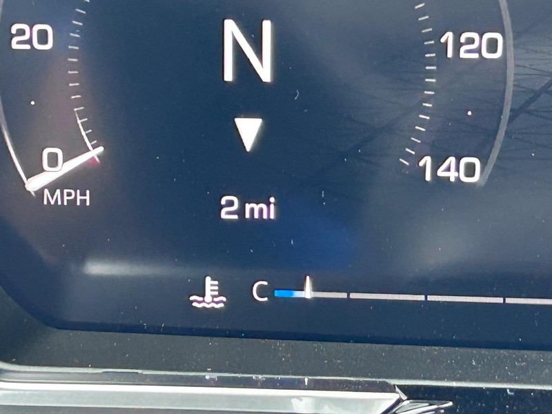 GMC Sierra 1500 Vehicle Full-screen Gallery Image 17