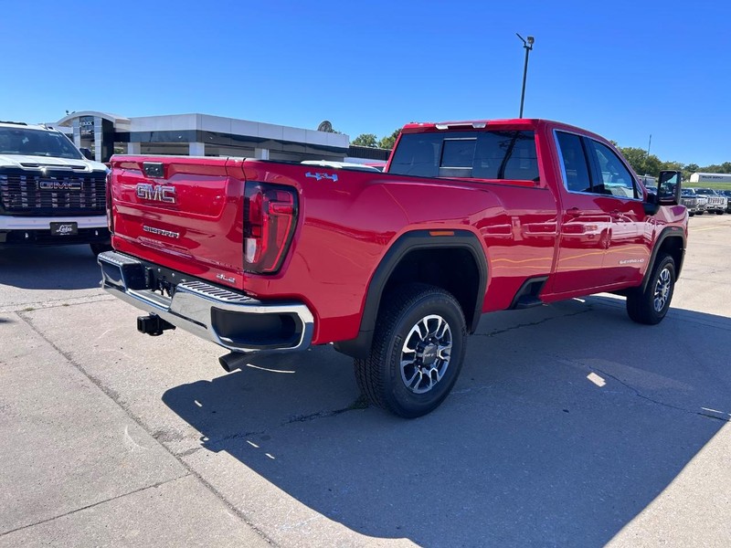 GMC Sierra 3500HD Vehicle Full-screen Gallery Image 3