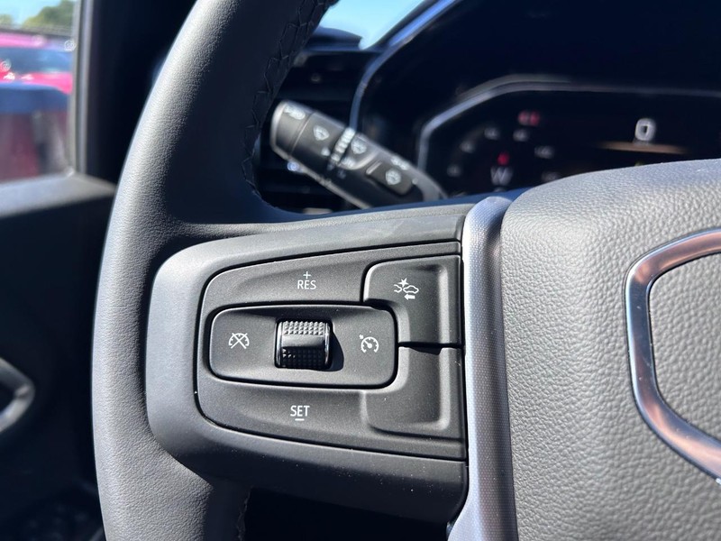 GMC Sierra 3500HD Vehicle Full-screen Gallery Image 10