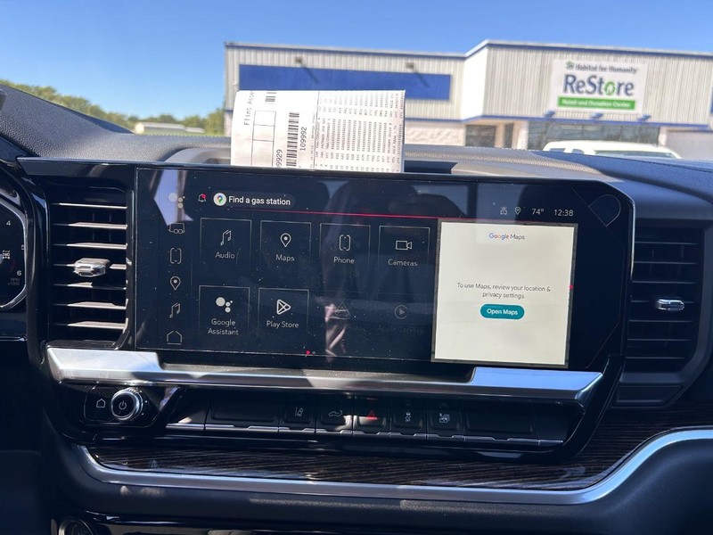 GMC Sierra 3500HD Vehicle Full-screen Gallery Image 12