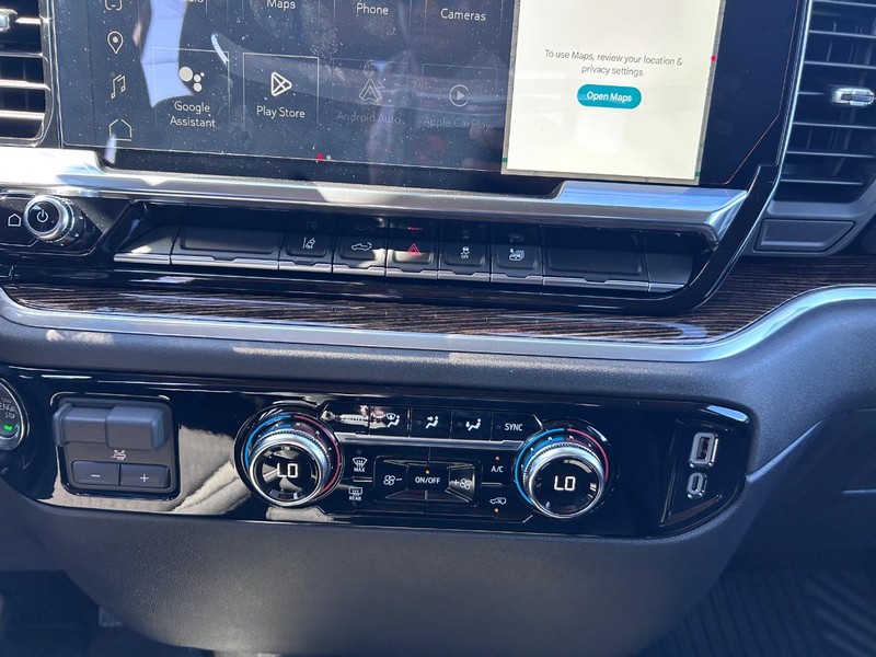 GMC Sierra 3500HD Vehicle Full-screen Gallery Image 13