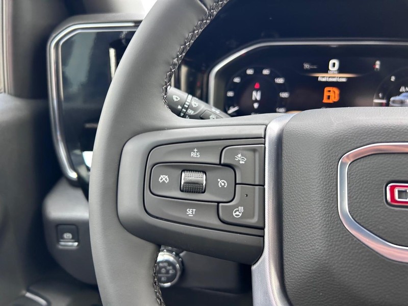 GMC Sierra 1500 Vehicle Full-screen Gallery Image 10