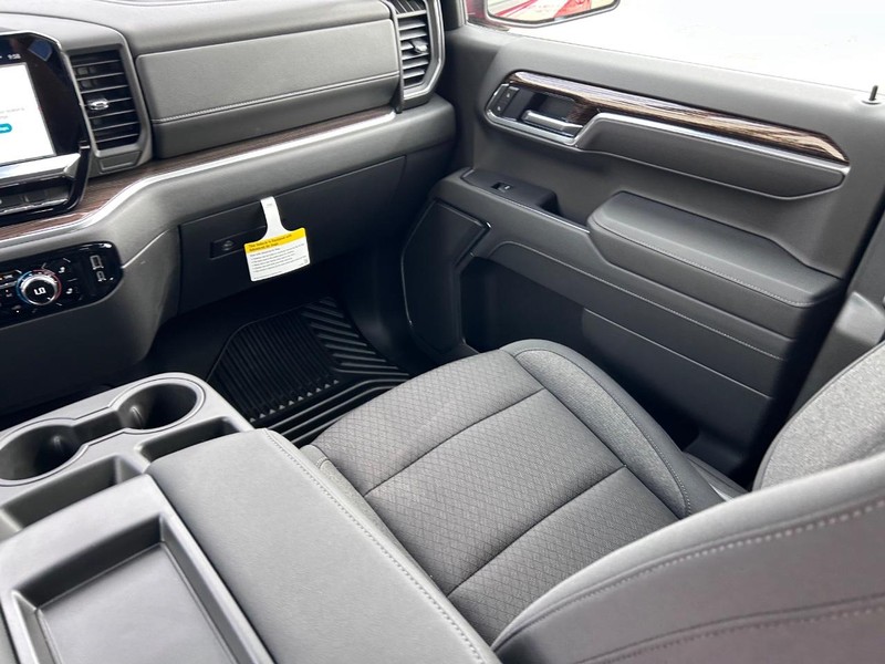 GMC Sierra 1500 Vehicle Full-screen Gallery Image 14