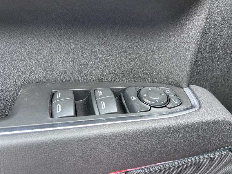 GMC Sierra 1500 Vehicle Full-screen Gallery Image 15