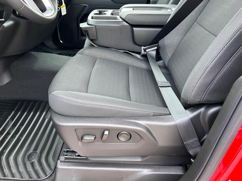 GMC Sierra 1500 Vehicle Full-screen Gallery Image 16