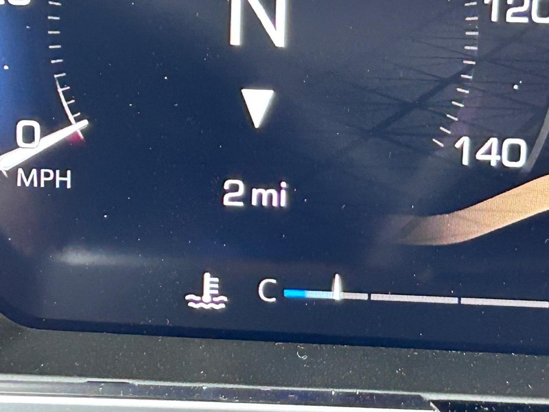 GMC Sierra 1500 Vehicle Full-screen Gallery Image 17