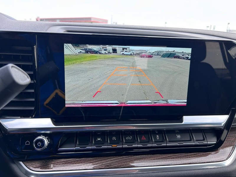 GMC Sierra 1500 Vehicle Full-screen Gallery Image 18