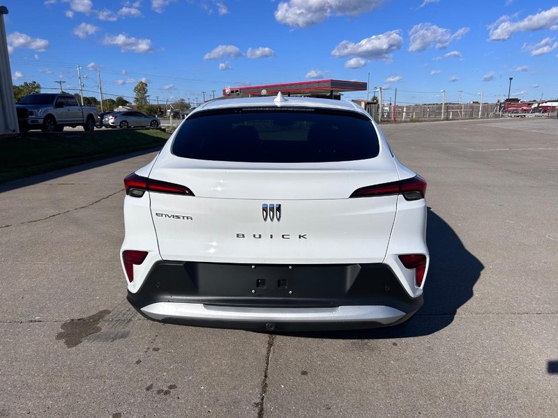 Buick Envista Vehicle Full-screen Gallery Image 4