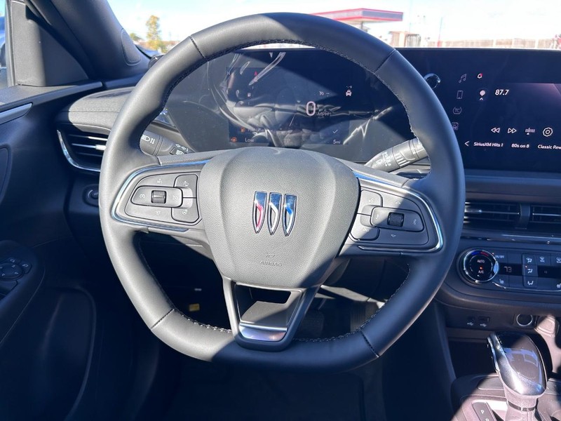 Buick Envista Vehicle Full-screen Gallery Image 9