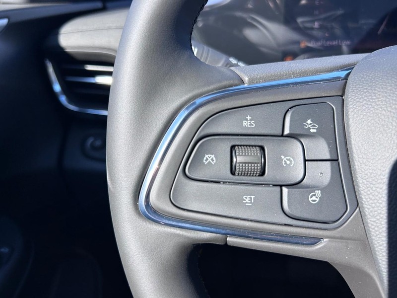 Buick Envista Vehicle Full-screen Gallery Image 10