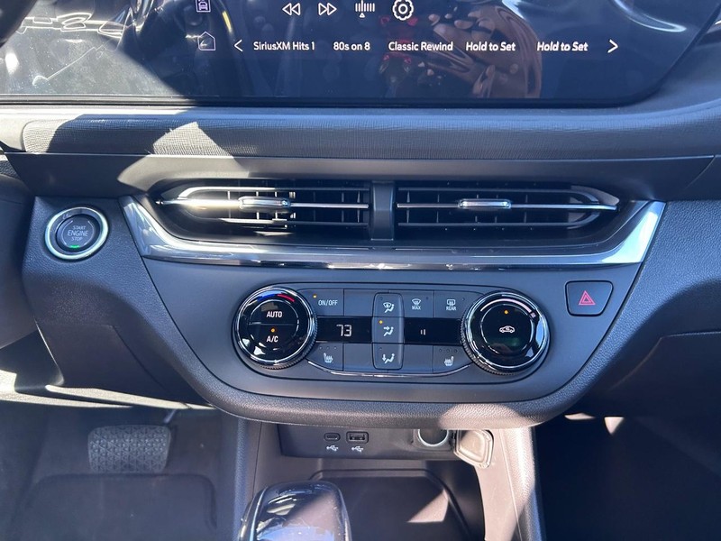 Buick Envista Vehicle Full-screen Gallery Image 13