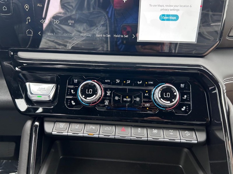 GMC Sierra 2500HD Vehicle Full-screen Gallery Image 13