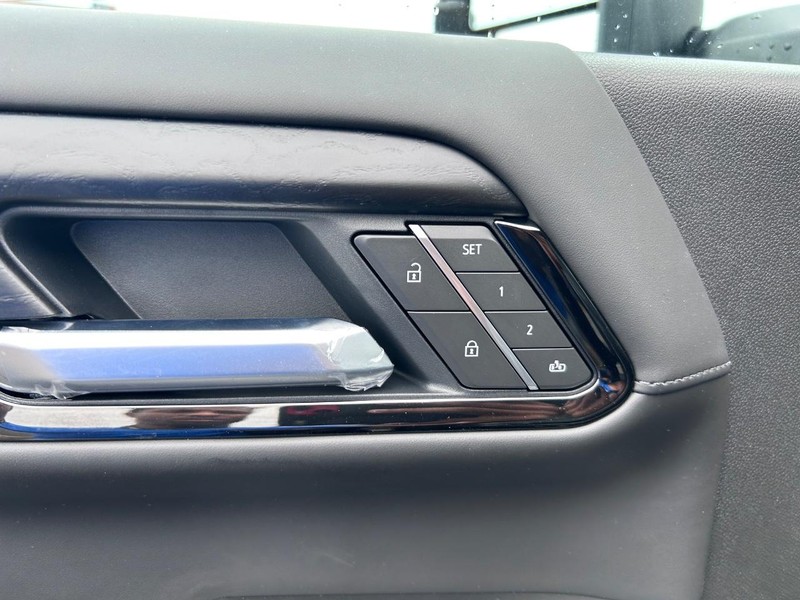 GMC Sierra 2500HD Vehicle Full-screen Gallery Image 17