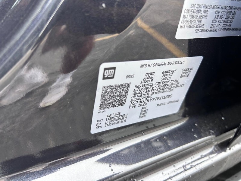 GMC Sierra 2500HD Vehicle Full-screen Gallery Image 21