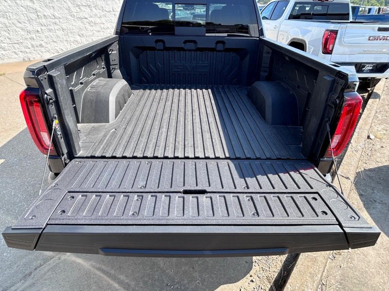 GMC Sierra 1500 Vehicle Full-screen Gallery Image 5