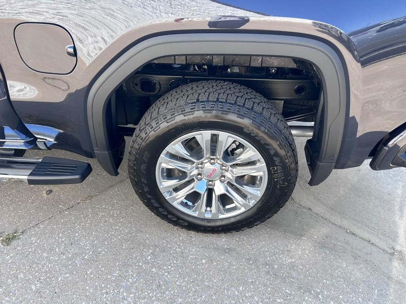 GMC Sierra 1500 Vehicle Full-screen Gallery Image 6