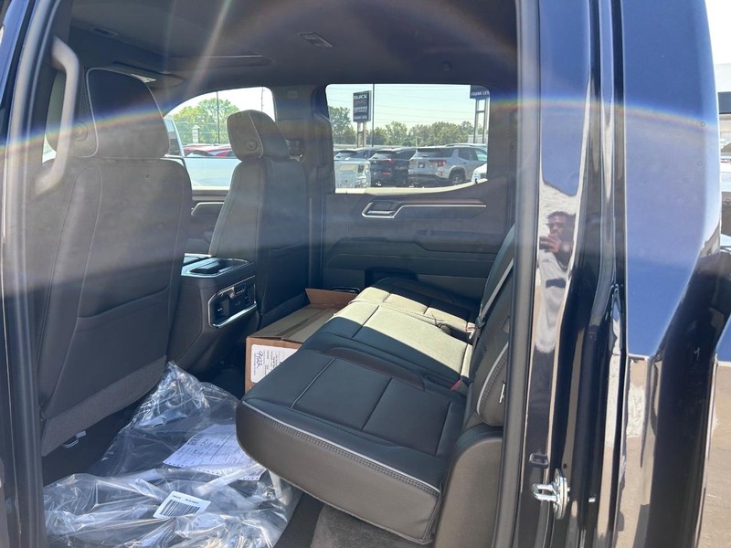 GMC Sierra 1500 Vehicle Full-screen Gallery Image 7