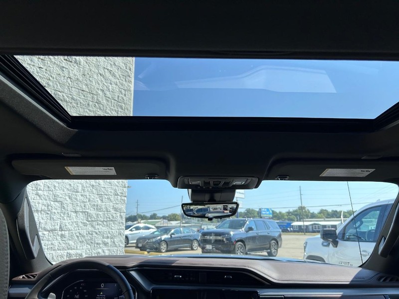 GMC Sierra 1500 Vehicle Full-screen Gallery Image 8