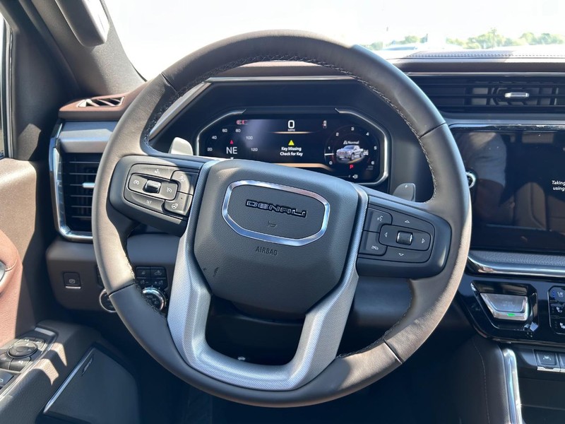 GMC Sierra 1500 Vehicle Full-screen Gallery Image 10