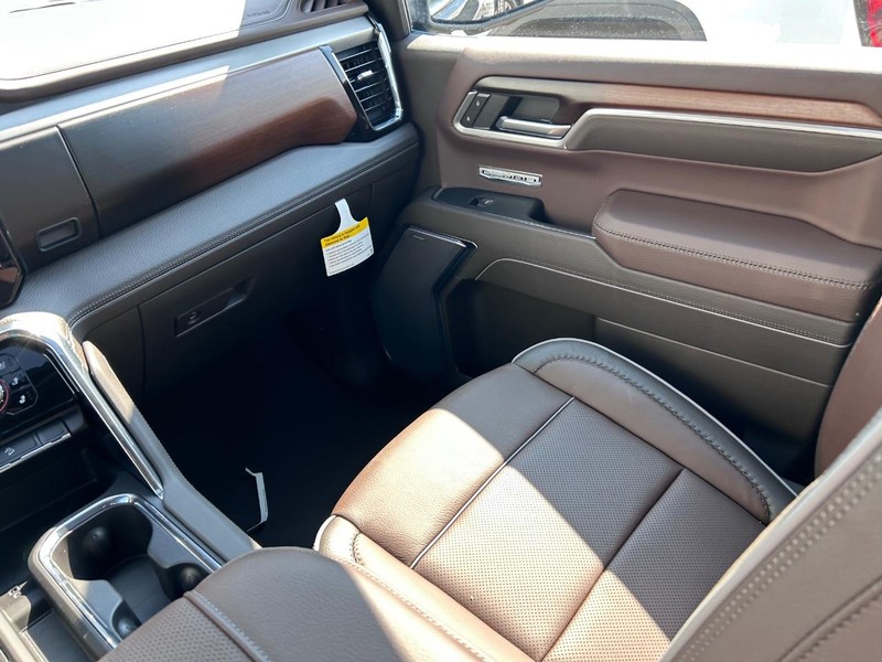 GMC Sierra 1500 Vehicle Full-screen Gallery Image 16