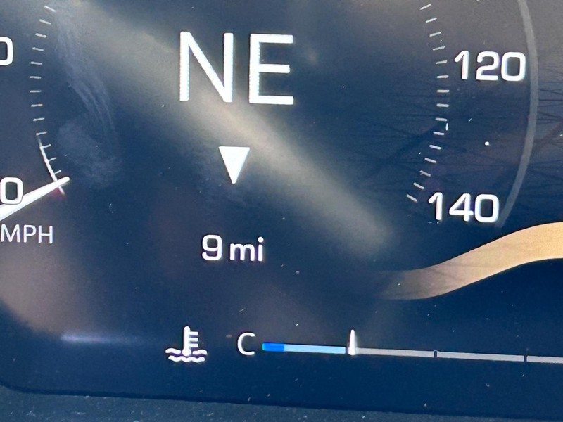 GMC Sierra 1500 Vehicle Full-screen Gallery Image 20