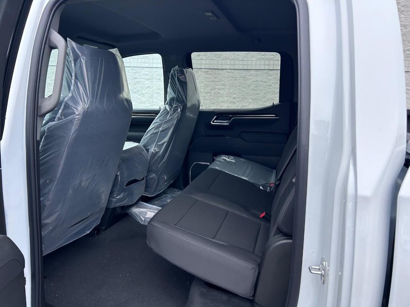 GMC Sierra 1500 Vehicle Full-screen Gallery Image 7