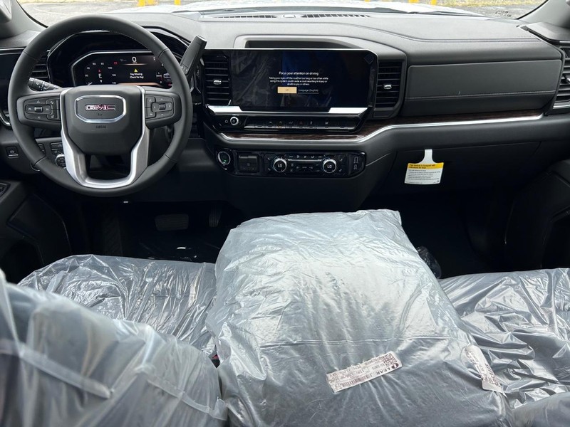 GMC Sierra 1500 Vehicle Full-screen Gallery Image 8