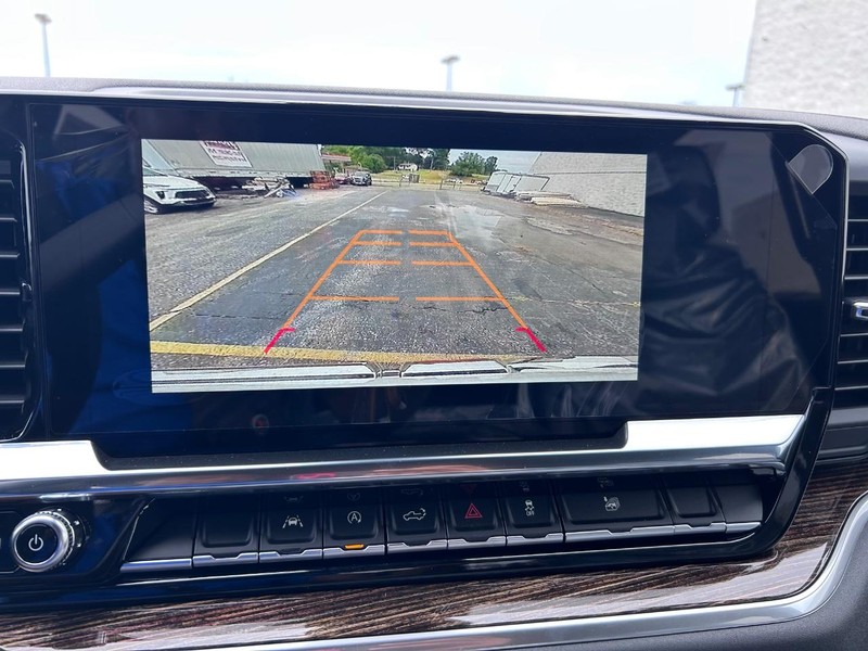 GMC Sierra 1500 Vehicle Full-screen Gallery Image 18