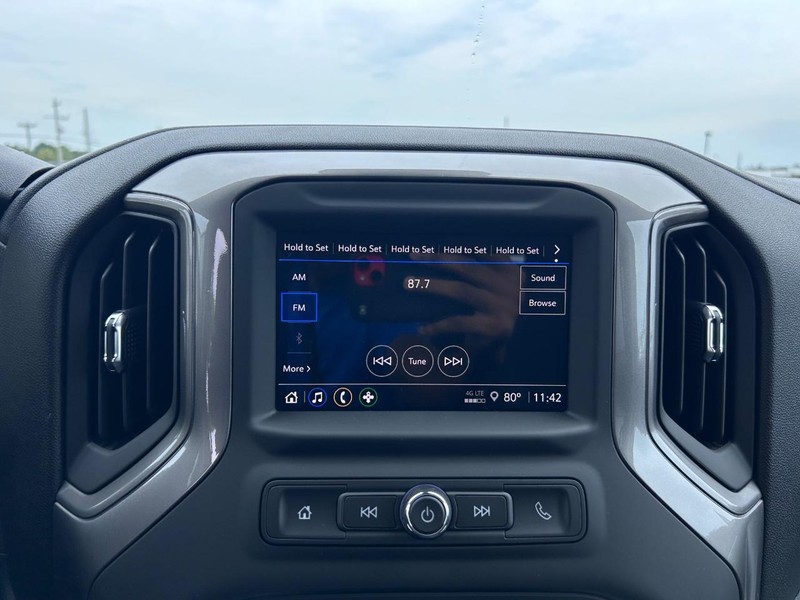 GMC Sierra 1500 Vehicle Full-screen Gallery Image 11