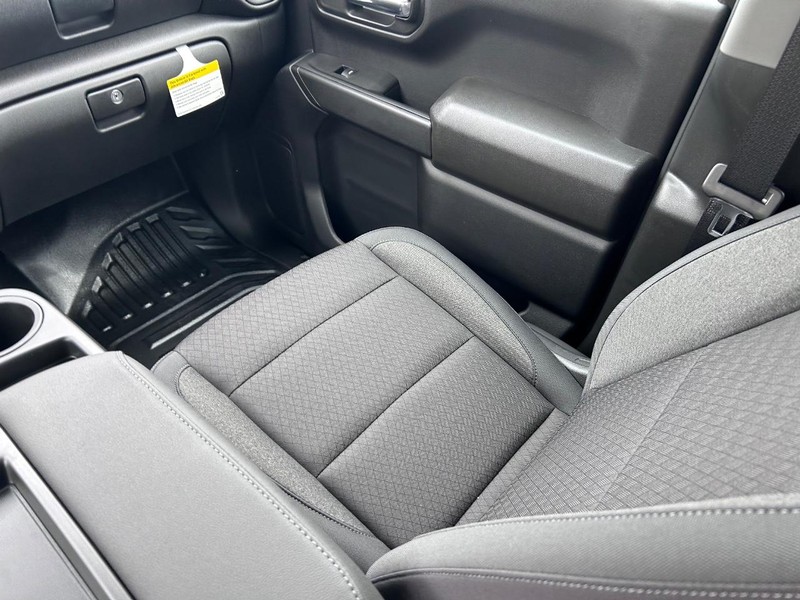 GMC Sierra 1500 Vehicle Full-screen Gallery Image 13