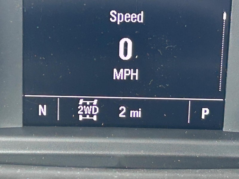 GMC Sierra 1500 Vehicle Full-screen Gallery Image 16