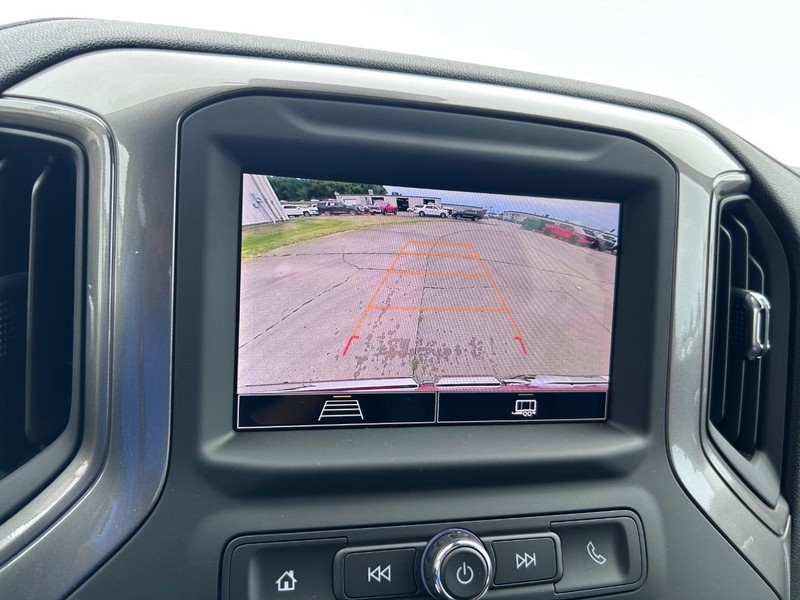 GMC Sierra 1500 Vehicle Full-screen Gallery Image 17