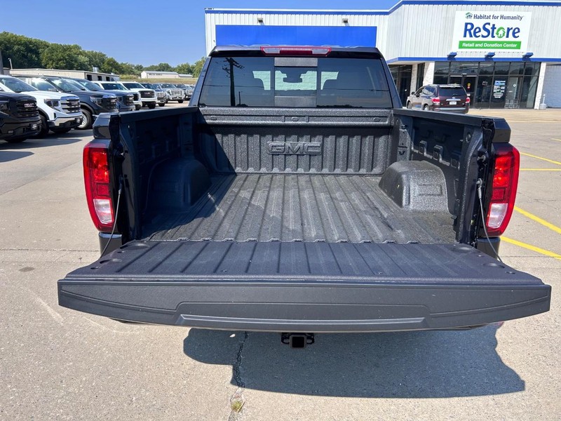 GMC Sierra 1500 Vehicle Full-screen Gallery Image 5