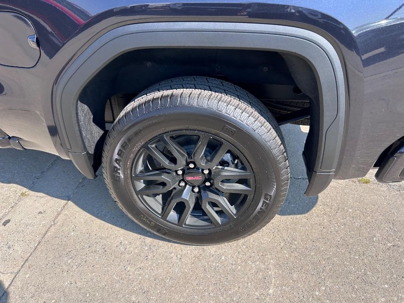 GMC Sierra 1500 Vehicle Full-screen Gallery Image 6