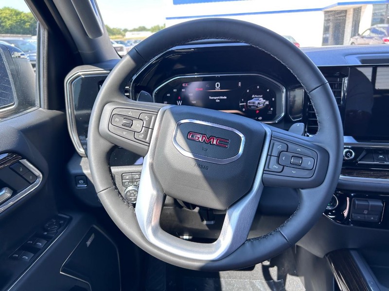 GMC Sierra 1500 Vehicle Full-screen Gallery Image 9