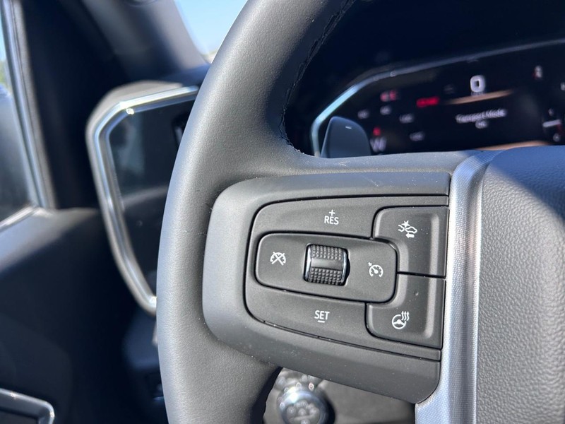 GMC Sierra 1500 Vehicle Full-screen Gallery Image 10