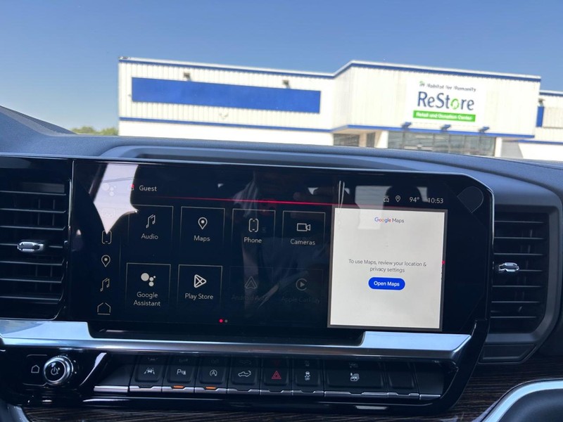 GMC Sierra 1500 Vehicle Full-screen Gallery Image 12