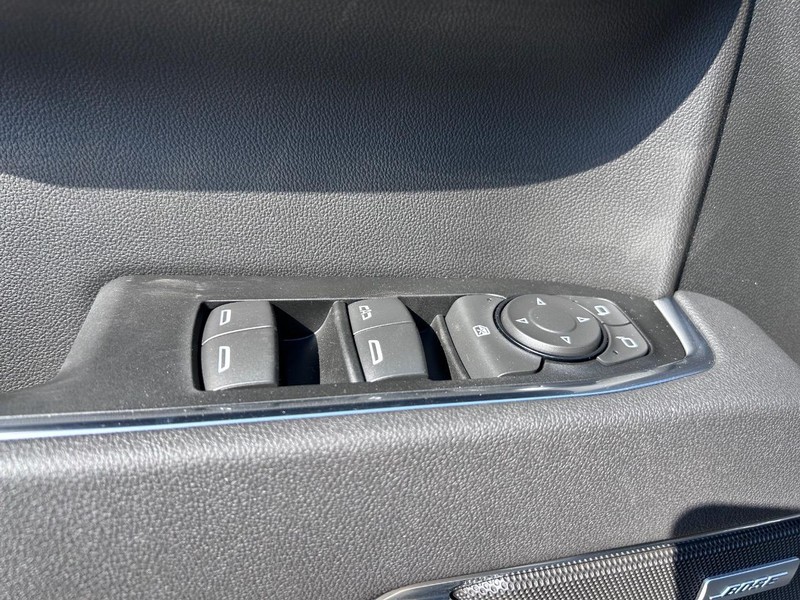 GMC Sierra 1500 Vehicle Full-screen Gallery Image 16