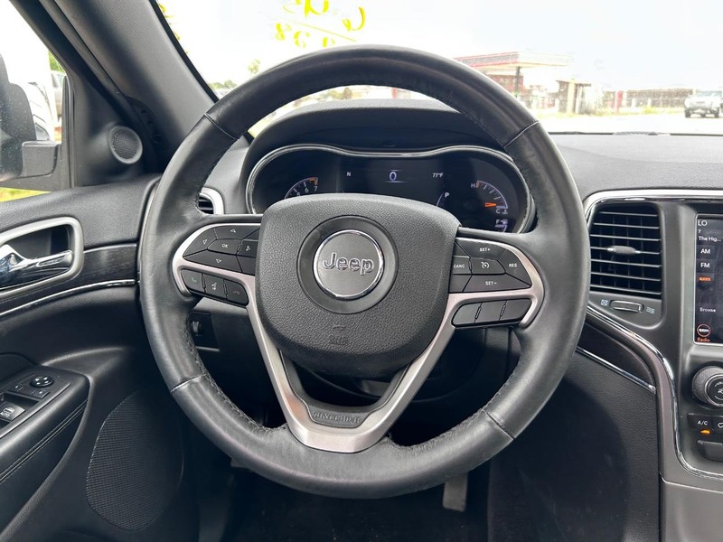 Jeep Grand Cherokee Vehicle Full-screen Gallery Image 11