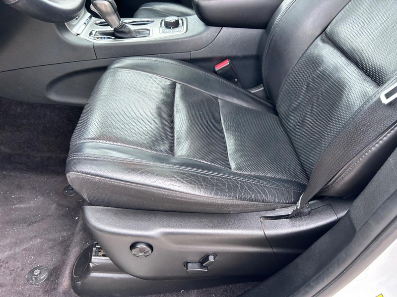 Jeep Grand Cherokee Vehicle Full-screen Gallery Image 20