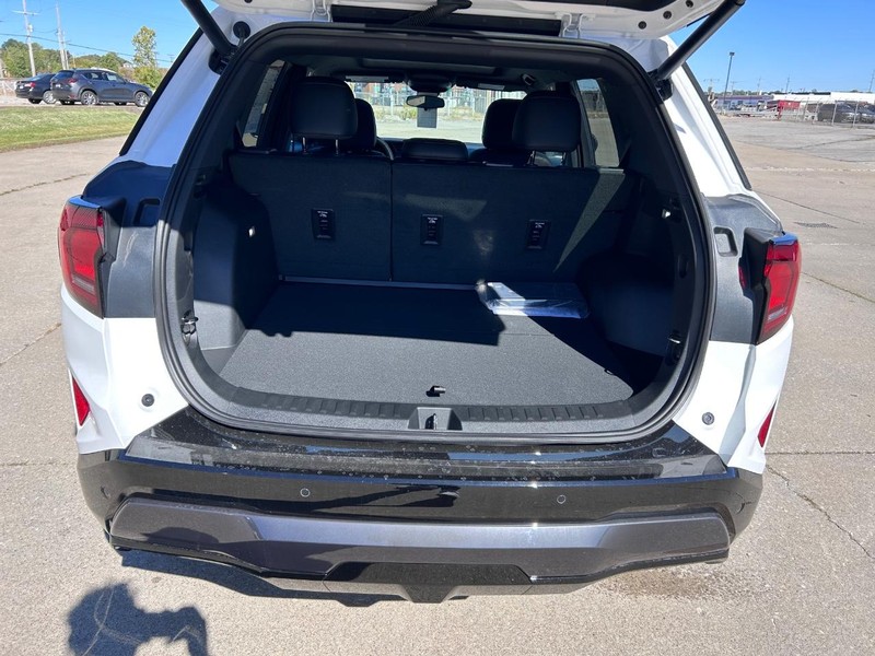 GMC Terrain Vehicle Full-screen Gallery Image 5