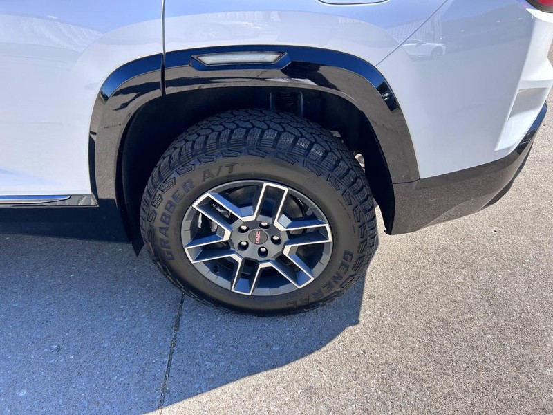 GMC Terrain Vehicle Full-screen Gallery Image 7