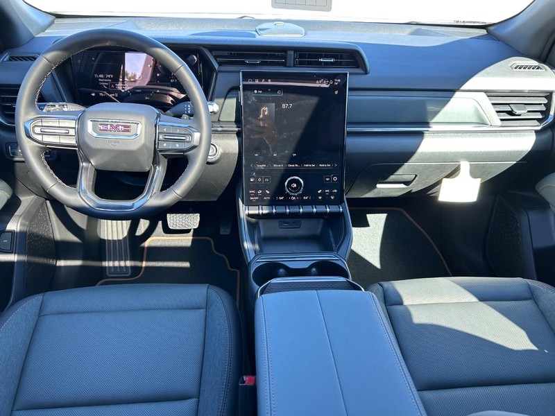 GMC Terrain Vehicle Full-screen Gallery Image 10