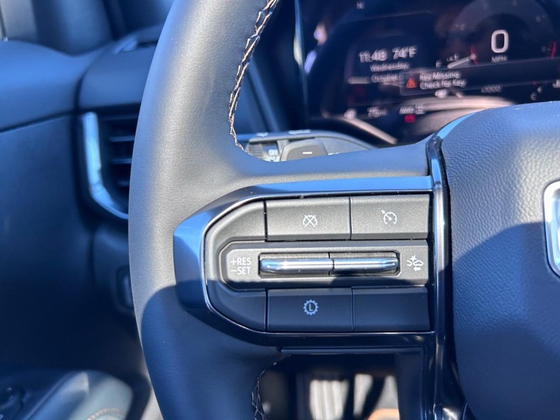 GMC Terrain Vehicle Full-screen Gallery Image 12