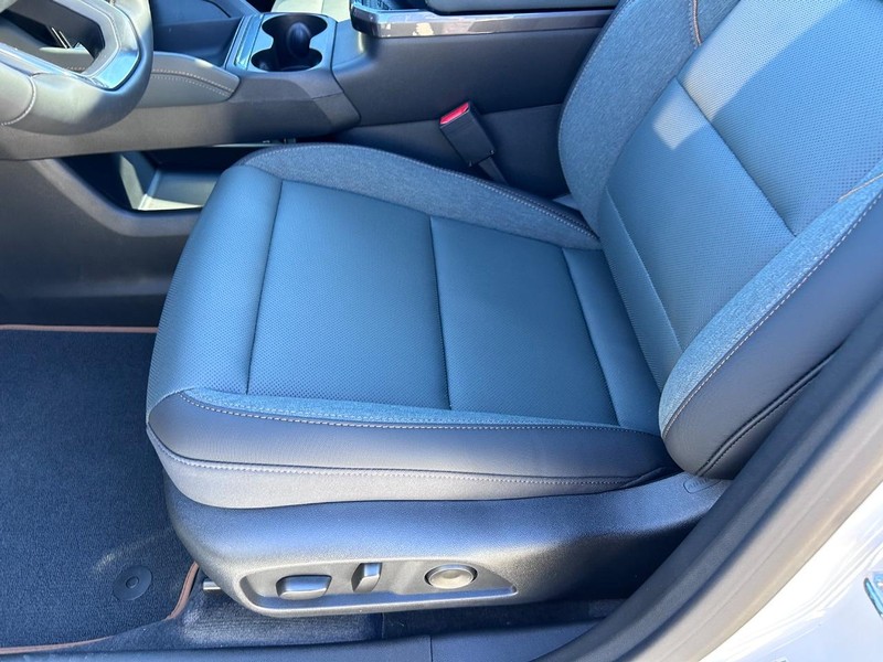 GMC Terrain Vehicle Full-screen Gallery Image 19