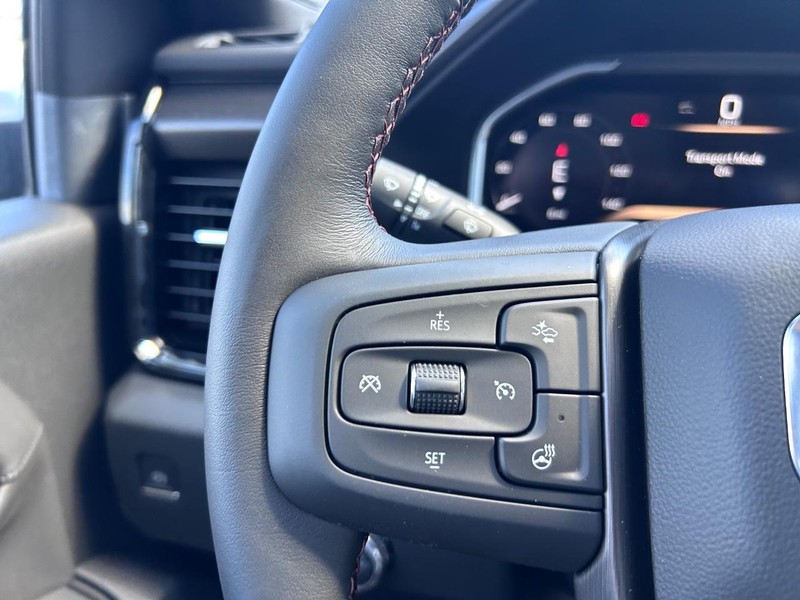 GMC Sierra 2500HD Vehicle Full-screen Gallery Image 11