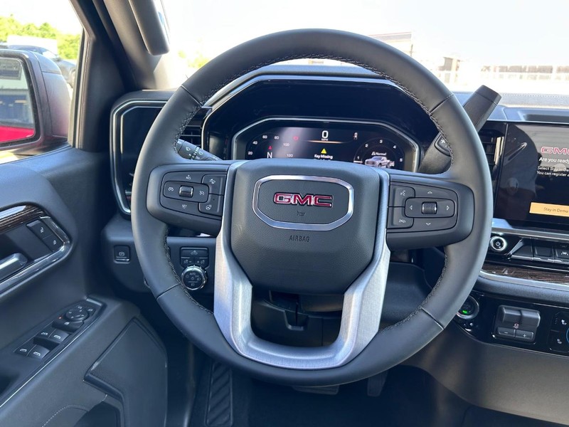 GMC Sierra 1500 Vehicle Full-screen Gallery Image 9